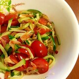 桜海老とトマトのナンプラーサラダ